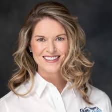 Anyone in the Hilton Head or surrounding areas looking for photos,  professionally or personally, Kellie McCann does an amazing job! Thank you  Kellie for this beautiful headshot. 🥰