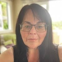 Teri Bell's Instagram, Twitter & Facebook