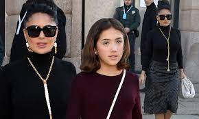 09.10.2020 · salma hayek's daughter valentina paloma pinault turned 13 on september 21, 2020, just weeks after the actress celebrated her own 54th birthday. Salma Hayek 52 Brings Her Mini Me Daughter Valentina 11 To Bottega Veneta S Mfw Show Daily Mail Online