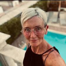 Hi . Best way to get from JFK to Broadway please? Do we book private  transfer or just get a cab ? What would the prices be please ? Thank you