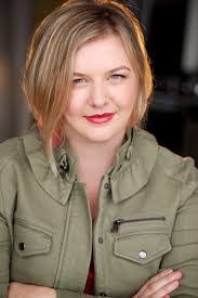 Jennie Bates's Instagram, Twitter & Facebook