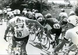 For other races of the cycling calendar, including la vuelta a. Vin Denson Del Equipo Ford France Repartiendo Cerveza En Botella Durante Una Etapa Del Tour De Francia 1965 Tour De France Cycling Club Cycling Art