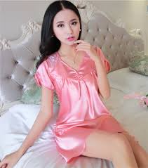 Mamaaaaaa, elminaaaa pulaaaaang, teriak seorang bocah dengan ceria, coba mengagetkan wanita yang sibuk merapikan tempat tidur yang berantakan, gadis kecil itu langsung menghambur memeluk. Gambar Wanita Tidur Gak Pake Baju Gambar Cewek Buat Quotes