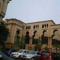 Peranan pembesar ini dialihkan daripada kepimpinan penghulu yang dilantik dalam kalangan orang minangkabau yang menduduki negeri ini semasa awal penubuhan ia. Pejabat Penasihat Undang Undang Negeri Johor State Legal Adviser S Chamber Edificio In Nusajaya