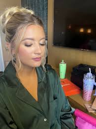 Wedding hair stylist in Winterset