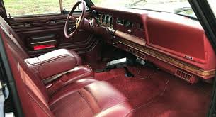 The grand wagoneer concept vehicle jeep unveiled last september was a plugin interiors shown by stellantis designers feature lots of wood trim, for example. Get Your Wood On With This Barn Stored 1985 Jeep Grand Wagoneer Carscoops