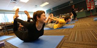Yoga poses you can incorporate into your routine to keep your body fresh! 9q 3hpredgzwam