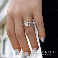 How Do You Like This Rose Gold And White Gold Criss Cross Diamond Ring By Gabriel Criss Cross Engagement Ring Diamond Engagement Rings Unique Engagement Rings