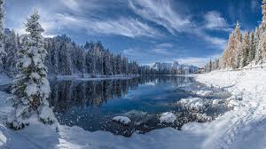 Hd wallpapers and background images. Winter Landscape Lake Reflection Pine Forest Trees With Snow White Tablecloth Blue Sky With White Oblaci Ubava Wallpaper Hd For Desktop 2560x1440 Wallpapers13 Com