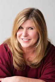 Linda Zink's Instagram, Twitter & Facebook