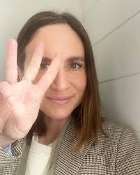 My fingers sporting the “3” sign also represent “W” for Women as I'll be  celebrating the last 3 days of Women's History month by featuring a female  entrepreneurial client of mine. 3