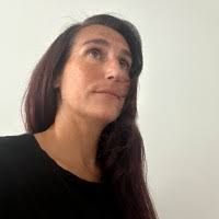 8 perfiles de «Myriam Escobar»