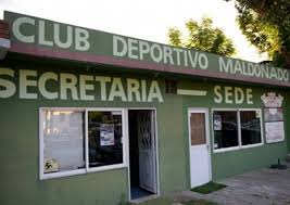 Realak saiatzen jarraitu du eta amaitzeko bost minutu falta zirenean epaileak gipuzkoarren aldeko penaltia adierazi du, baina juanmik ezin izan du gola sartu, baloia kanporuntz joan delako gutxigatik. Deportivo Maldonado El Club Uruguayo Que Esconde Un Paraiso Fiscal De Fichajes En Europa