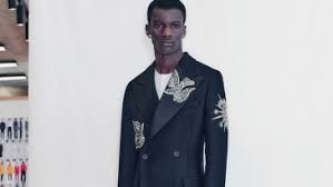 Insomma questa collaborazione con saint laurent sembra essere solo l'inizio di una lunga carriera nel mondo della moda. Romeo Beckham Models Saint Laurent Men Fall Winter 2021 Looks