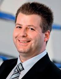 DECHEMA_aktuell_04_16 1..8