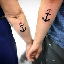 Tatuajes Para Parejas 60 Tattoos Mas Romanticos Con Significado En 2020 Tatuajes De Parejas Tatuajes De Anclas Tatuajes En El Cuerpo