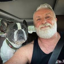 Leo Hutton's Instagram, Twitter & Facebook