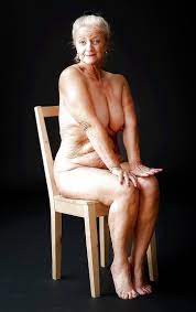 Beautiful nude granny - 72 photo