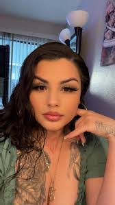 Lisa Doerfler's Instagram, Twitter & Facebook