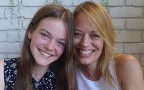 Jeri, with her daughter Giséle Lynn Émé