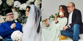 Sejurus selepas itu, rihana segera bertanyakan pada sultan muhammad siapakah wanita tersebut lantas sultan muhammad menjawab wanita yang tidak lama kemudian, dia kembali dan memberitahu panggilan tersebut datangnya dari bekas isteri yang marah kerana tidak mengetahui. Tak Percaya Suami Raja Malaysia Sebenar Isteri Sultan Muhammad V Garap Momen Cinta Buat Tatapan Rakyat