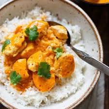 Einfaches Chicken Curry Mit Kokosmilch 30 Minuten Kochkarussell Rezept Rezepte Essensrezepte Huhnercurry