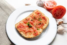 El truco de Jordi Cruz para hacer el pan con tomate perfecto (que casi nadie hace bien)