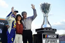 Chase elliott, 24, captured the first nascar cup series championship of his career with sunday's victory at phoenix raceway.jared c. Bill Elliott Through The Years In Pictures Nascar