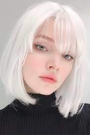 Stark White Hair Is The Hair Color Trend We Never Saw Coming Stark White Hair Is Pembe Sac Balyaj Sac Beyaz Sac