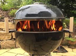 Den kessel mit der öffnung nach unten auflegen und den haltering für den aschebehälter einklinken. Weber Kugelgrill Mit Moesta Pizza Aufsatz Kugelgrill Kugel Pizza Ring