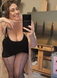 Alix Mercury nude teasing on hotel bed