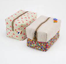 15 diy makeup bags to travel pretty diy makeup bag diy bag sewing purses