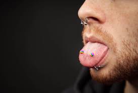 Snake eyes tongue rings snake eyes tongue piercing jewelry for women men 9/16in surgical steel 14g curved barbells 14mm bars retainer glitter pearl silicon cz body piercing jewelry 8pairs. Venom Piercing Tattoo Magazin