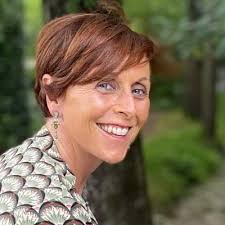 Annie Cummins (@AnnieMCummins)