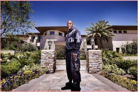 Inside Floyd Mayweather S Las Vegas Mansion Rolling Out Celebrity Houses Floyd Mayweather Mayweather House
