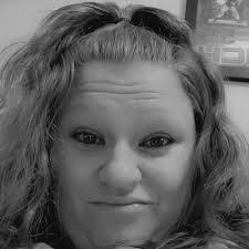 Erin Minnich's Instagram, Twitter & Facebook