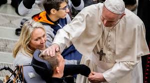 Resultado de imagen de ambién hoy, Jesús, llevan enfermos en Lourdes. La Santa Misa