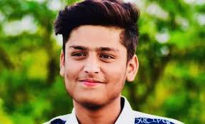 21:36 neighbor aunty with a young boy. Madhya Pradesh 16 Yr Old Dies Of Cardiac Arrest While Playing Pubg