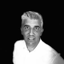 J'ai le plaisir d'annoncer que j'occupe un nouveau poste de Conseillère…