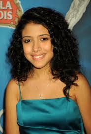 Dora Snow's Instagram, Twitter & Facebook