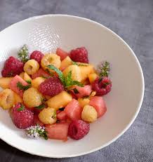 Salade De Fruits Melon Pasteque Et Framboises Au Sirop De Thym Frais Et Si C Etait Bon Salade De Fruits Desserts Aux Fruits Frais Recettes De Cuisine
