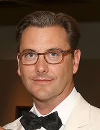 Audience can reflect