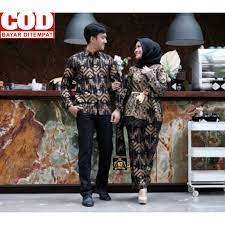 Scopri ricette, idee per la casa, consigli di stile e altre idee da provare. Baju Kebaya Modern Baju Couple Kebaya Baju Kondangan Baju Tunangan Couple Baju Batik Shopee Indonesia