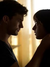 Quando tra anastasia, dakota johnson, e il ricco christian grey divampa la passione, lei scopre lati nascosti del miliardario ma anche di se stessa. Cinquanta Sfumature Di Grigio Un Film Qualunque Ma Migliore Del Bestseller Il Fatto Quotidiano