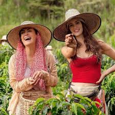 Every year, gaviota and her mother arrive at hacienda casablanca to pick up the coffee from the second harvest of the year, but they hope that their next visit will be their last, because from now on they will be owners of their own land. Laura Londono La Bella Protagonista De Cafe Con Aroma De Mujer Foto 1