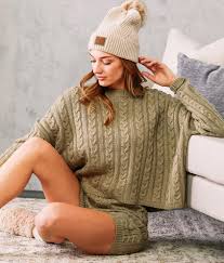 These patterns are not my designs but links to other designers who have generously shared their patterns. Fade By Bke Cable Knit Cropped Sweater Shefinds