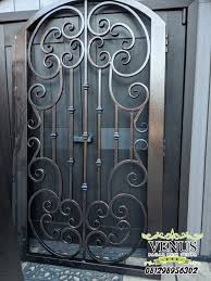 Sedangkan harga railing balkon besi tempa klasik, harga teralis / tralis jendela besi tempa berbeda dengan harga pintu gerbang besi tempa. 99 Desain Teralis Besi Tempa Besi Ulir Klasik Minimalis Unik Besi Desain Klasik