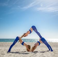 Yoga Fitness Yoga Beach Sport Yoga Advanced Yoga Yoga Nature Yogafitness Acro Yoga Poses Yoga Poses For Two 3 Person Yoga Poses