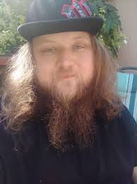 Hello! I'm looking for either: A band in the Central Florida area that  needs a guitarist. I enjoy playing stuff like Volumes, Devil Wears Prada,  TesseracT, stuff like that. Prolly won't be