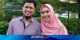 Selalu mendapatkan peringkat 1 di kelasnya, oki pun. Oki Setiana Dewi Hamil Anak Keempat Suami Pengin Punya Banyak Selusin